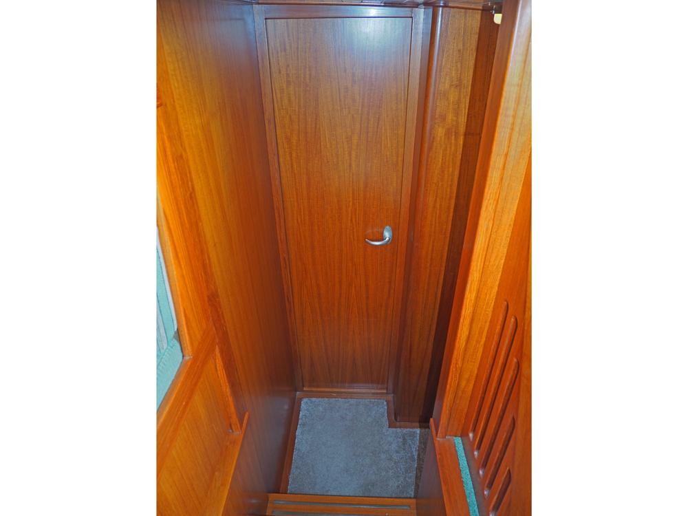 Aft cabin, Accommodation